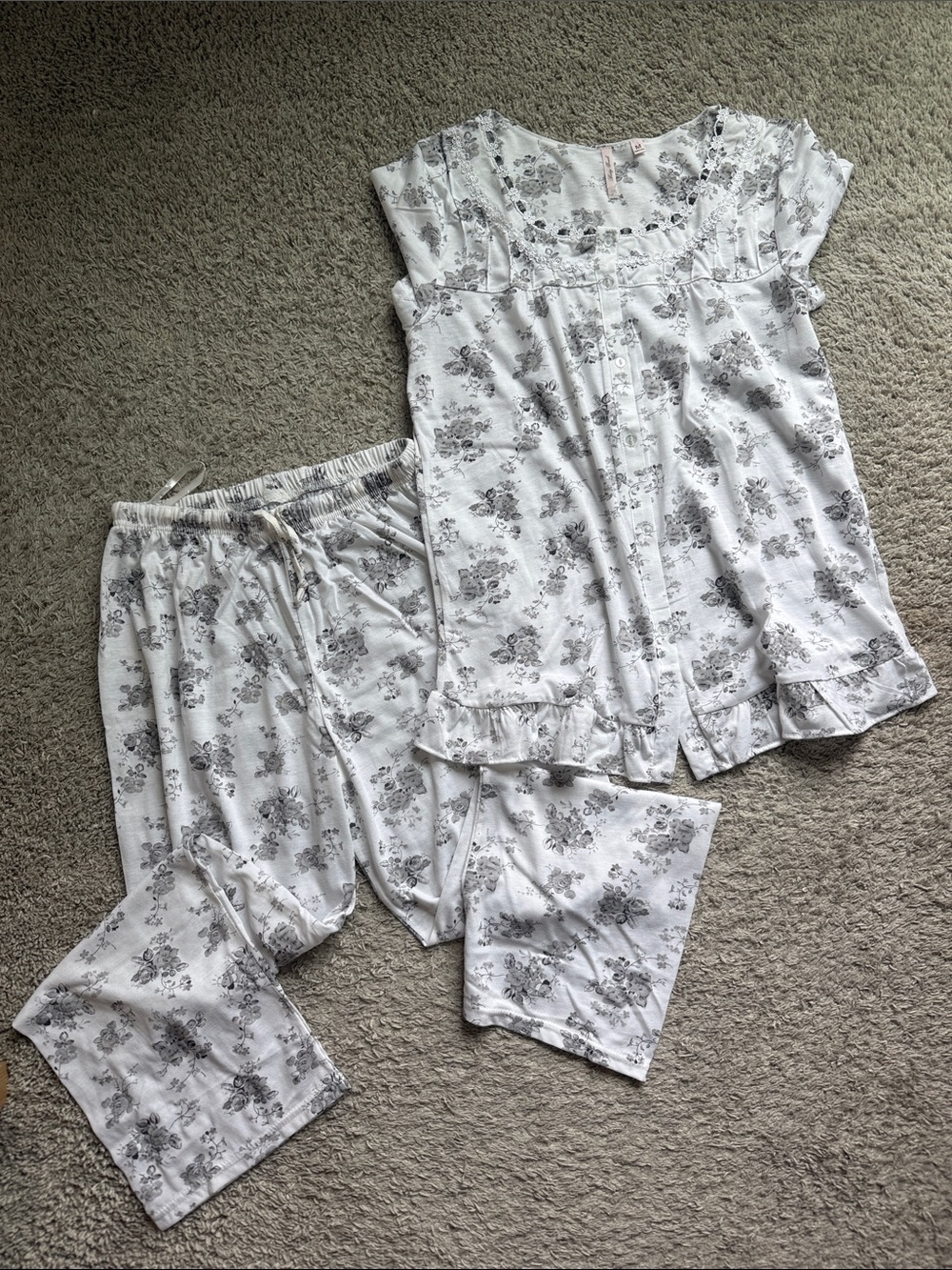 Women’s White & Gray Floral Pajama Set - Short Sleeve Top & Pants